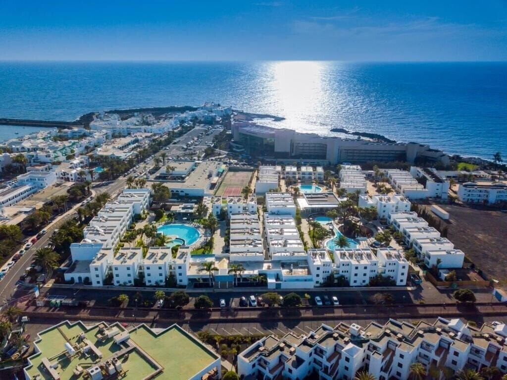 Hotel Oasis Lanz Beach Mate 4*