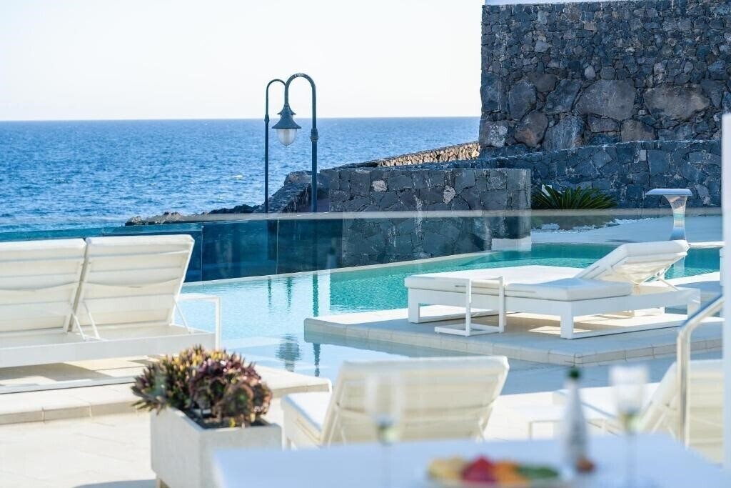 Imaginea Royal Marina Suites 4*