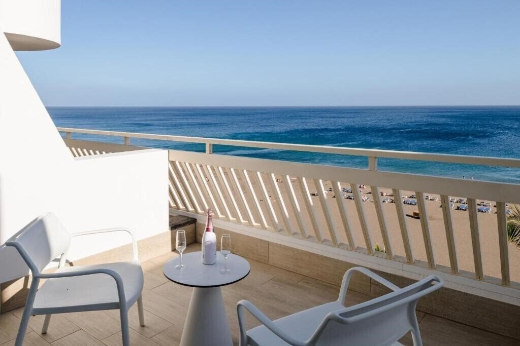 Фото Plus Fariones Suite Hotel 4*