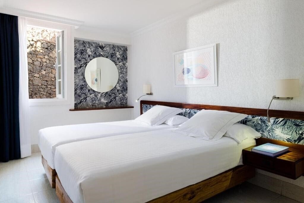 Фото Plus Fariones Apartamentos 3*