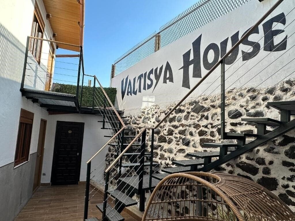 Hotel Valtisya House Pool & Airport 3*