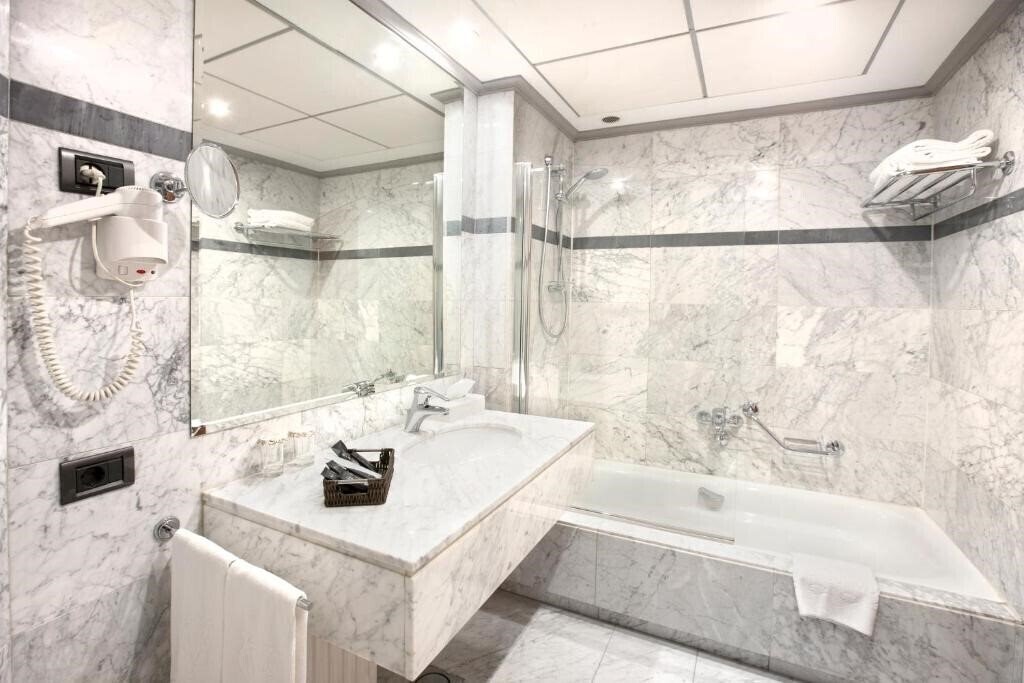 Imaginea Husa Gran Via 4*