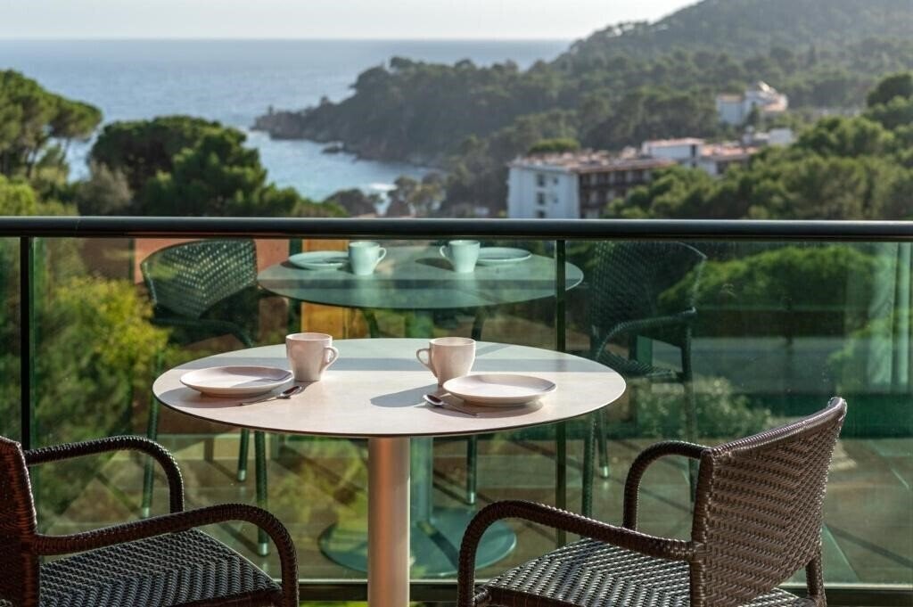 Hotel Albamar 3*
