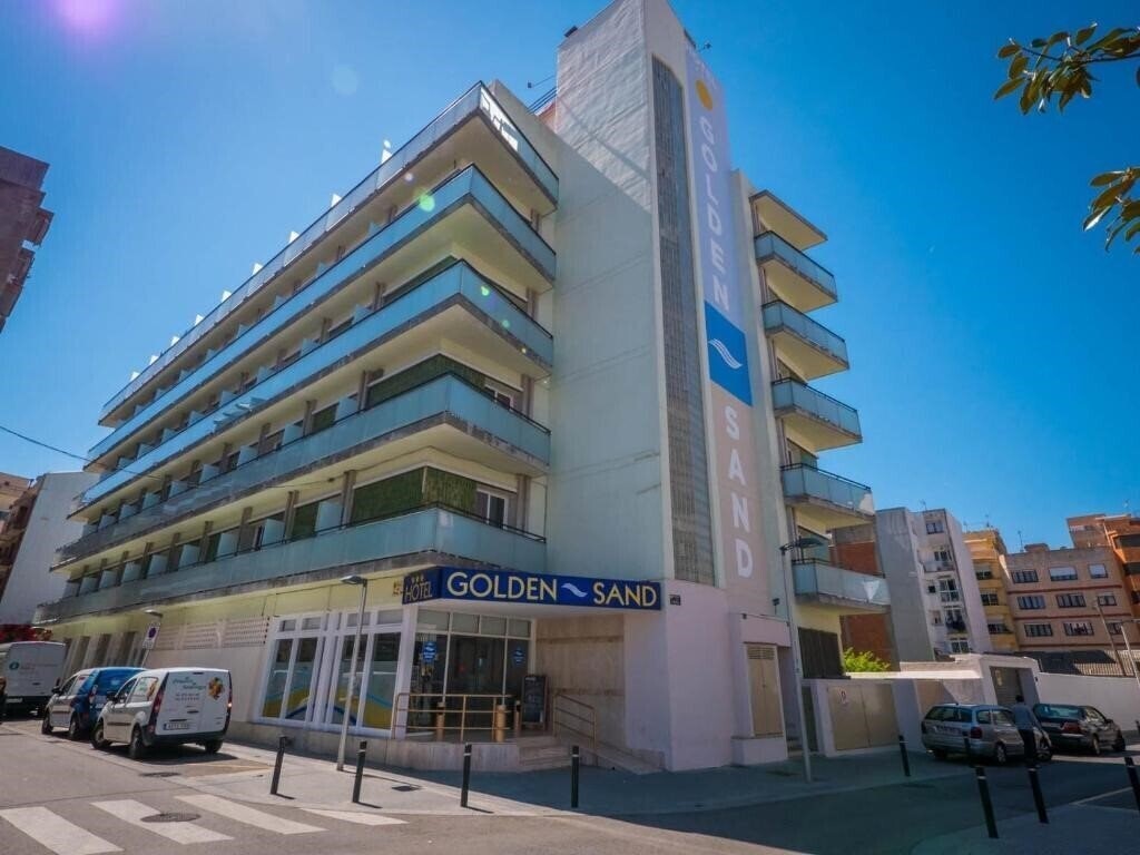 Отель Golden Sand Lloret 3*