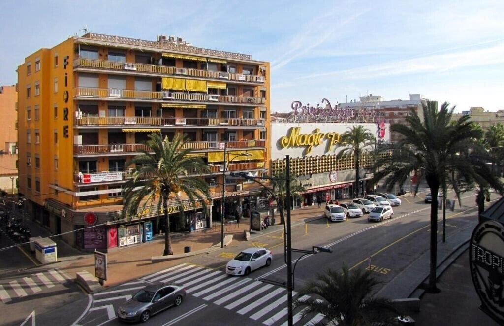 Hotel Apartaments Lloret Sun 3*