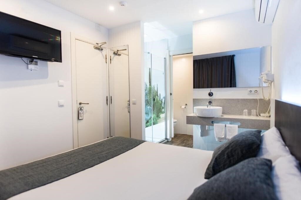 Картинка Ribas 1*