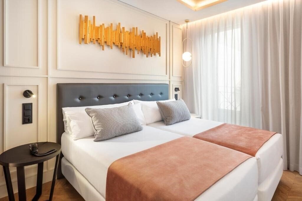 Hotel Catalonia Goya 4*