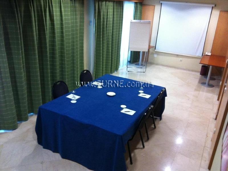 Imaginea NH Barajas 3*