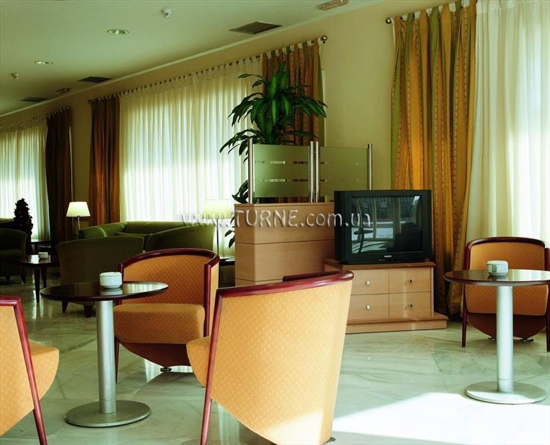 Fotografii NH Barajas 3*