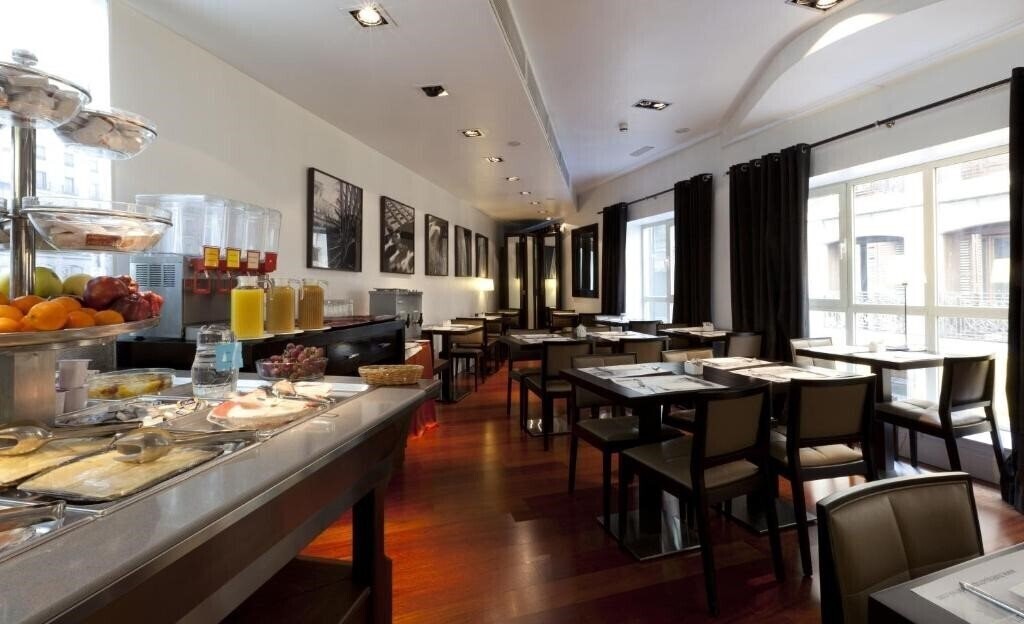 Imaginea Quatro Puerta Del Sol 4*