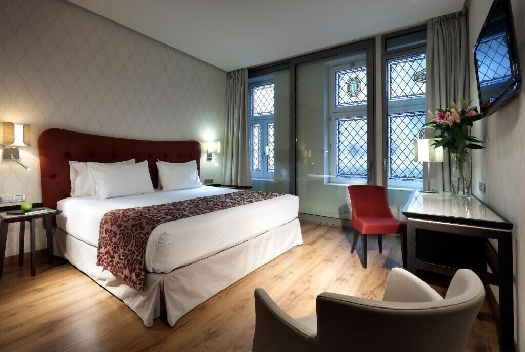 Отель Eurostars Plaza Mayor 4*