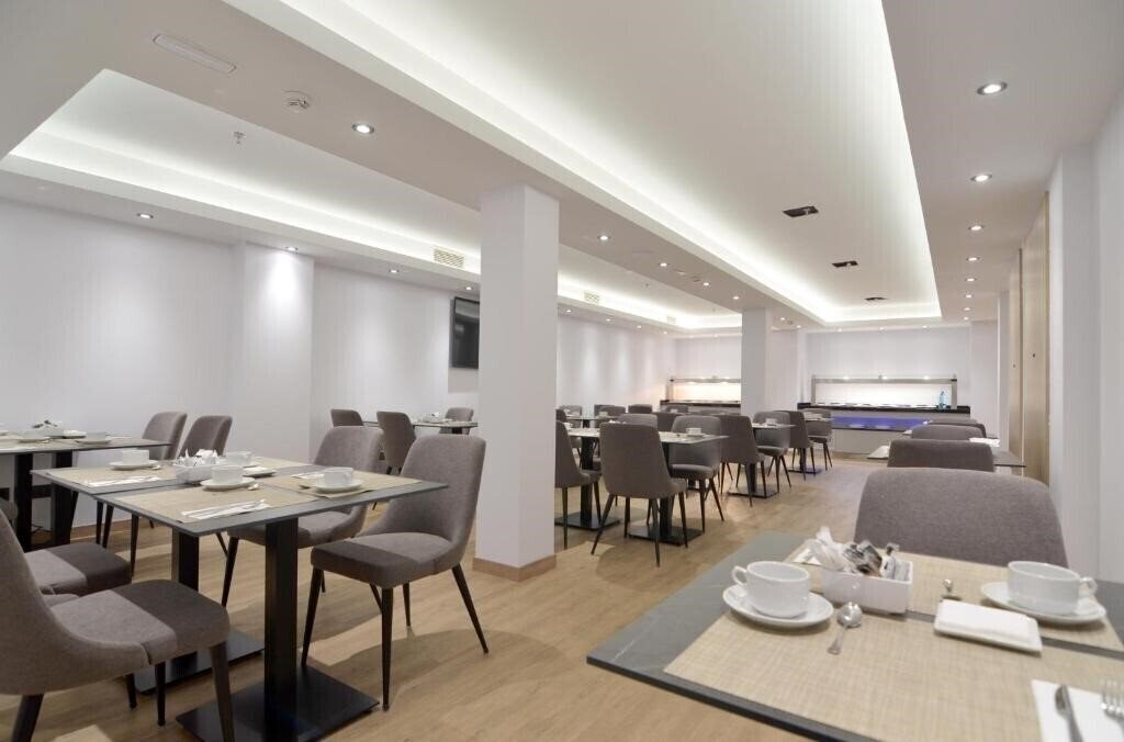 Imaginea Ahm Apartahotel Marcenado 3*