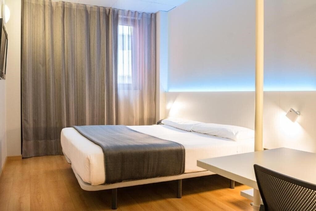 Imaginea Vertice Roomspace Madrid 3*