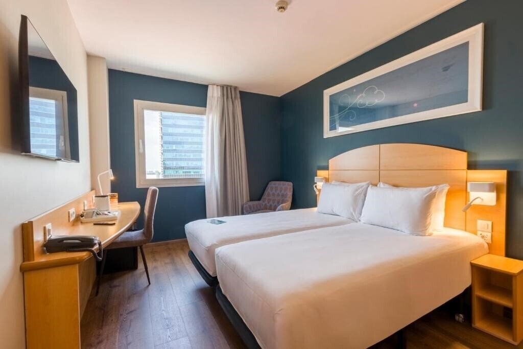 Fotografii Travelodge Madrid Alcala De Henares (ex. Campanile Madrid Alcala De Henares) 3*