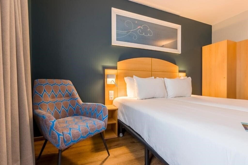 Imaginea Travelodge Madrid Alcala De Henares (ex. Campanile Madrid Alcala De Henares) 3*