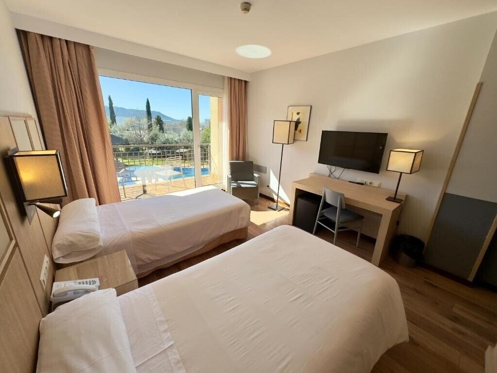 Fotografii Isla De La Garena 4*