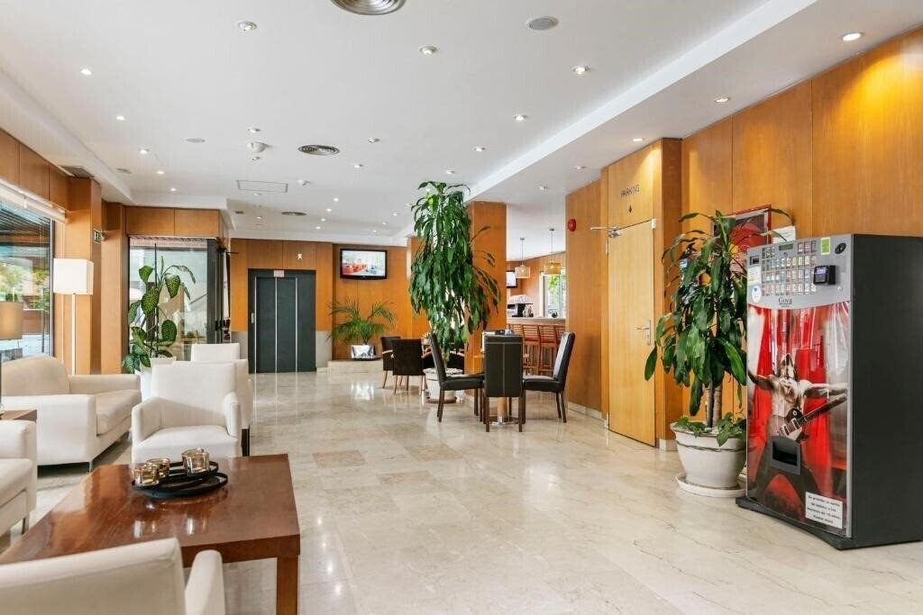 Imaginea Globales De Los Reyes Hotel 3*