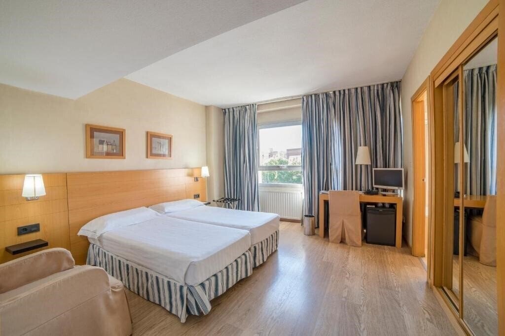 Fotografii Infanta Mercedes 2*