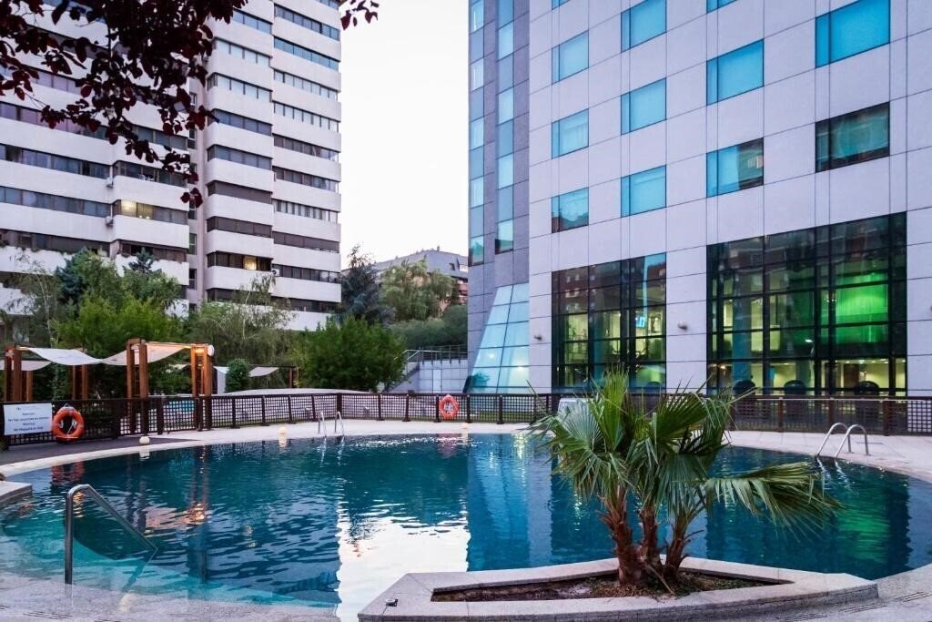 Imaginea Eurostars Suites Mirasierra 5*