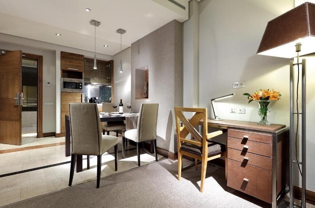 Imaginea Eurostars Suites Mirasierra 5*