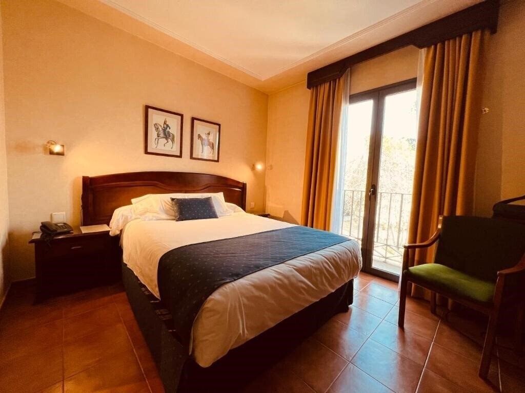 Отель Los Lanceros 3*