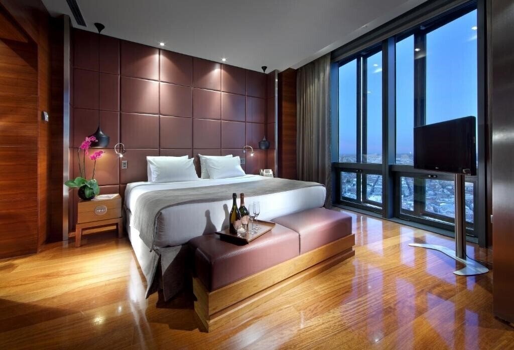 Imaginea Eurostars Madrid Tower 5*