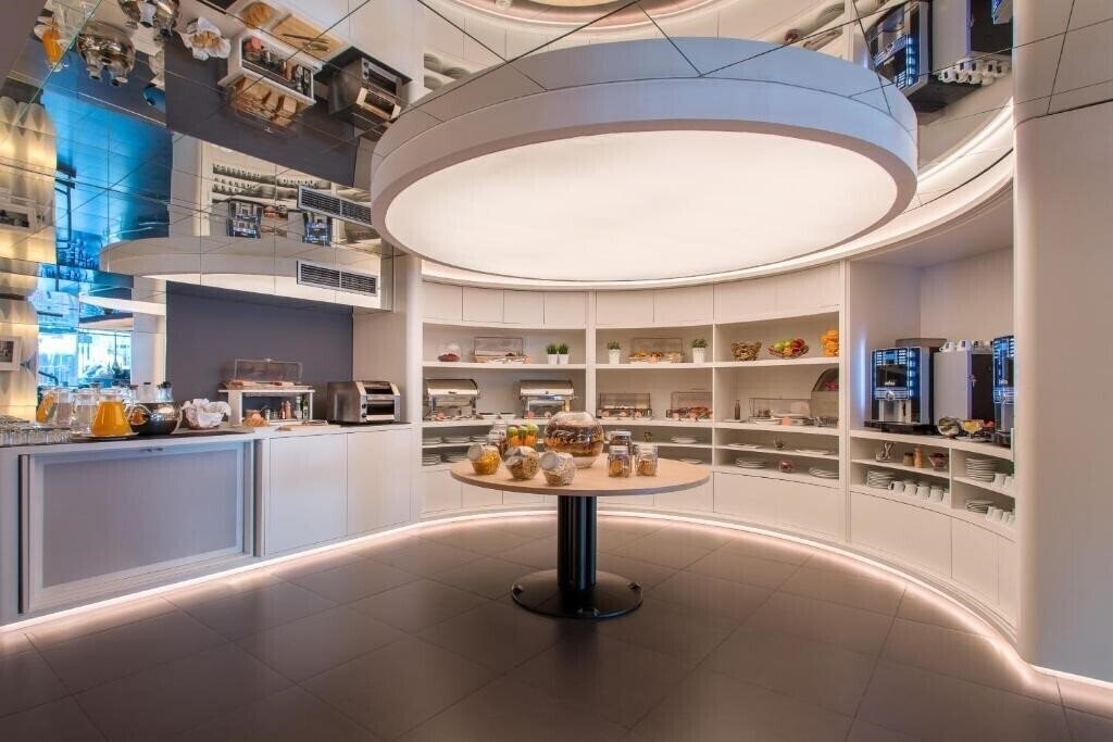 Imaginea Room Mate Oscar отель без категории