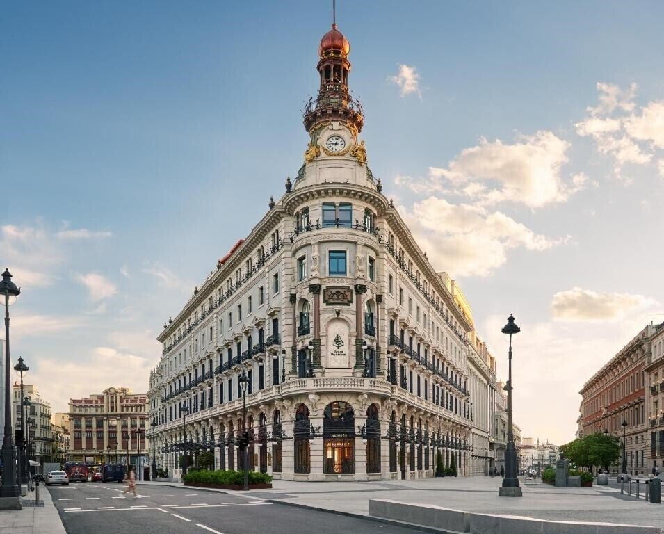 Hotel Four Seasons Hotel Madrid 5*
