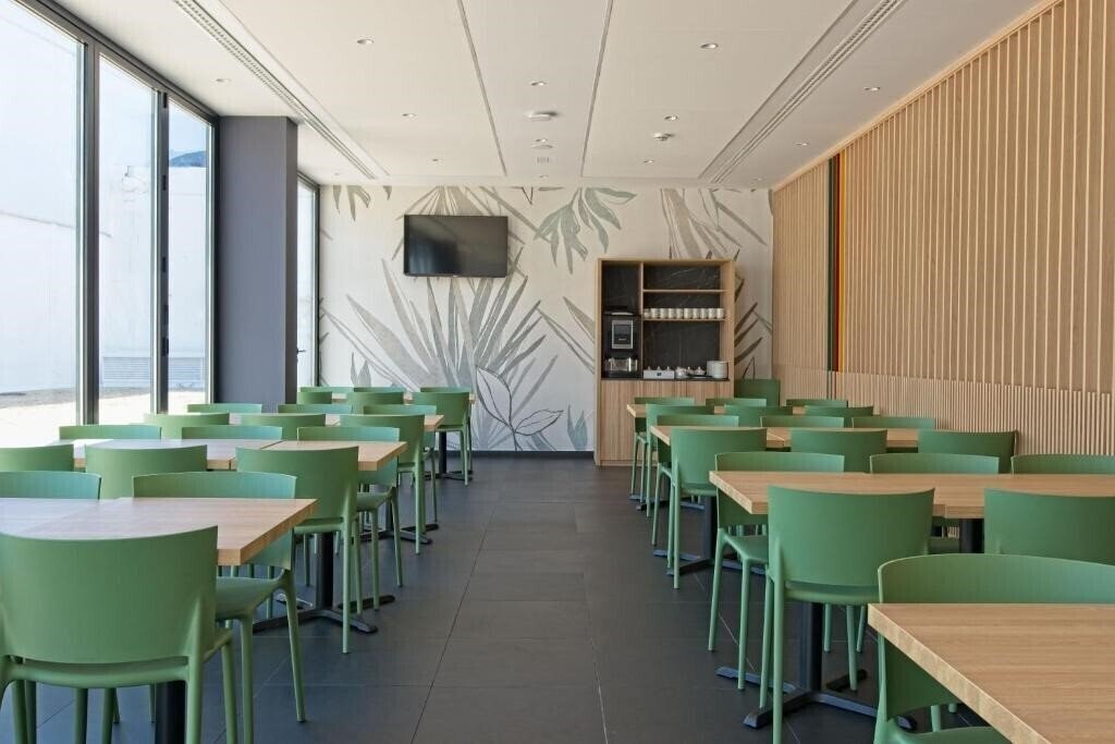 Imaginea Dwo Colours Alcala 4*