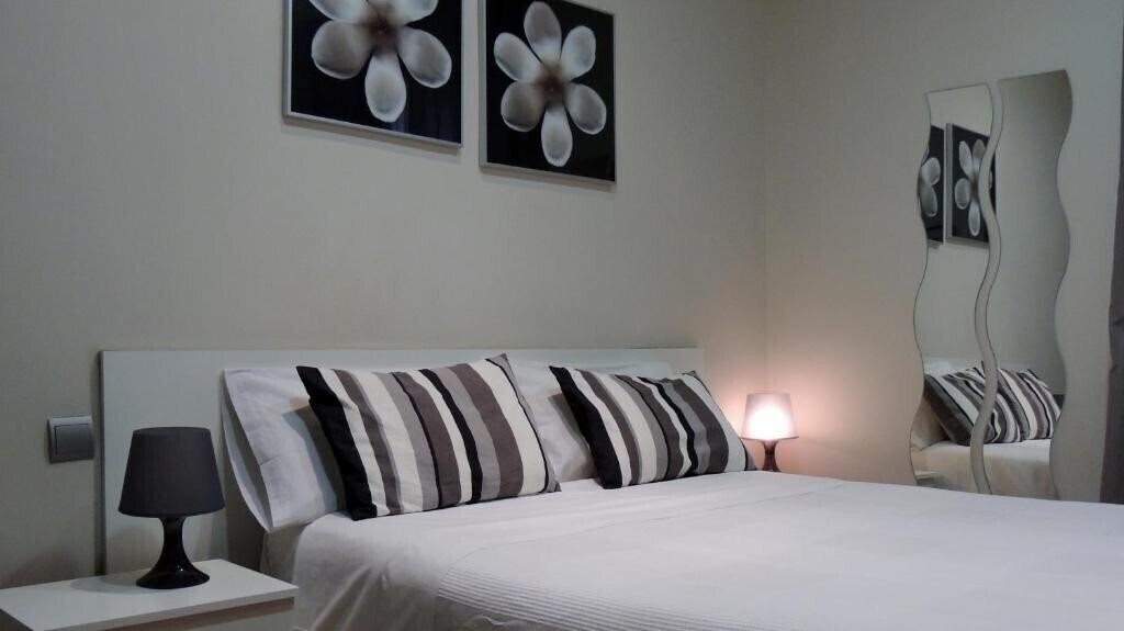Fotografii Hostal Cervantes 2*