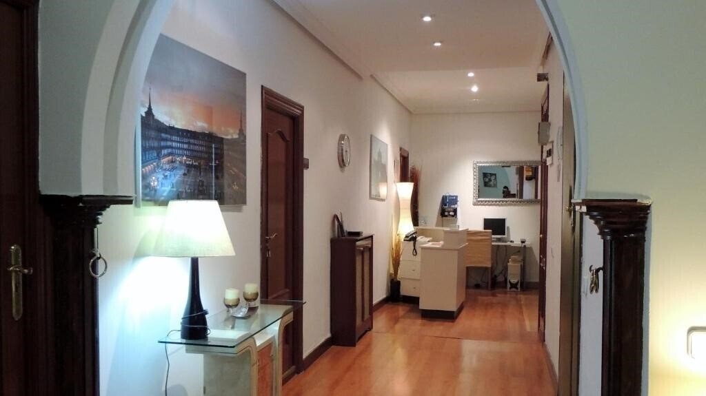 Imaginea Hostal Cervantes 2*