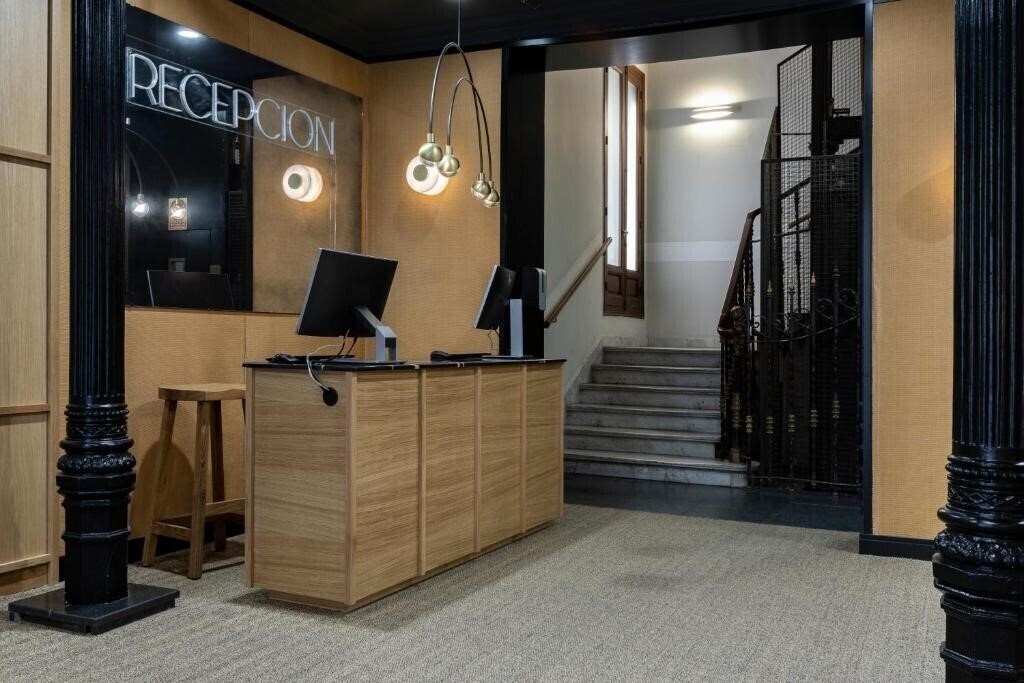 Imaginea Petit Palace Londres 3*