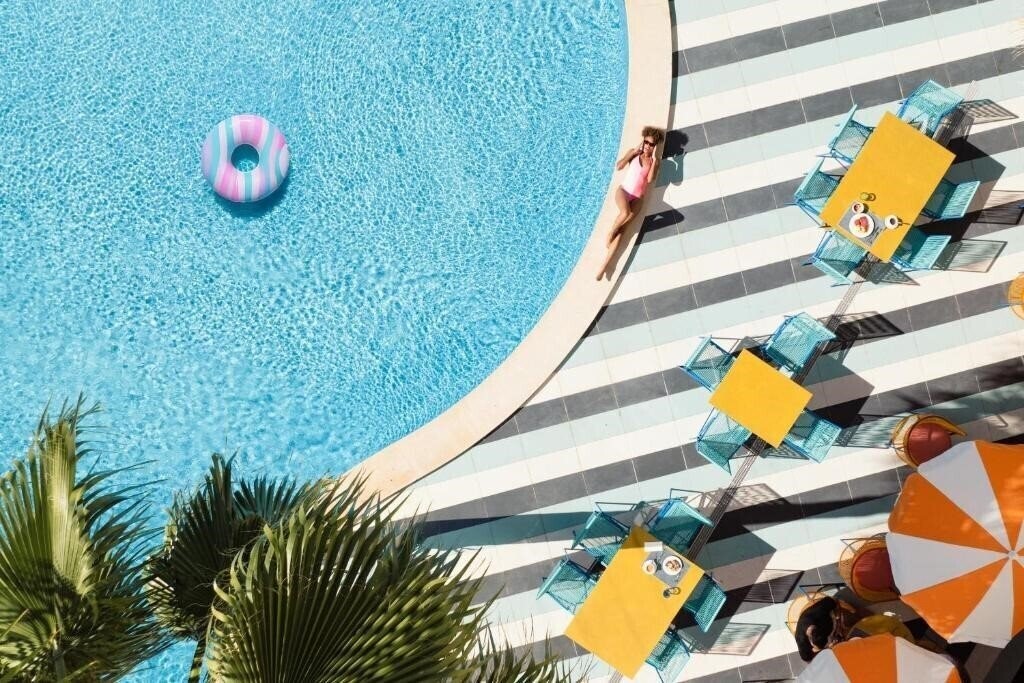 Отель Tent Mojito Suites 3*