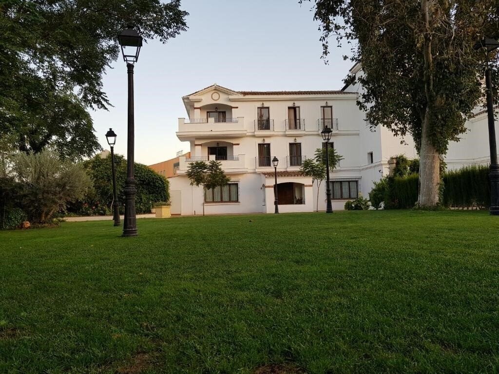 Hotel Los Dolmenes 3*