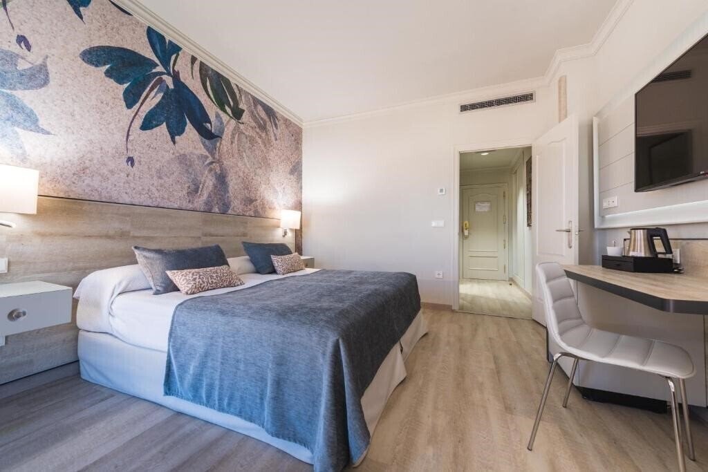 Картинка Salles Hotel Malaga Centro 4*