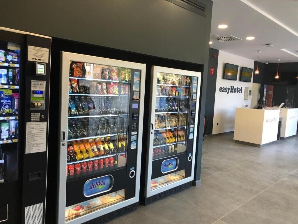 Imaginea Easyhotel Malaga City Centre 1*