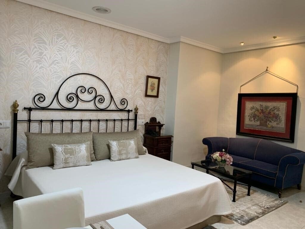 Фото La Sierra (ex. Hotel Restaurante La Sierra) 4*