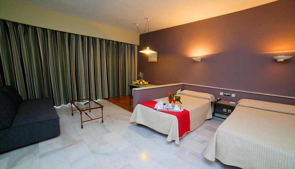 Hotel Pyr Marbella APT 3*