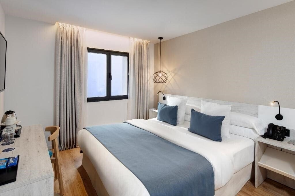 Imaginea Óbal Hotel Marbella (ex. San Cristobal) 3*