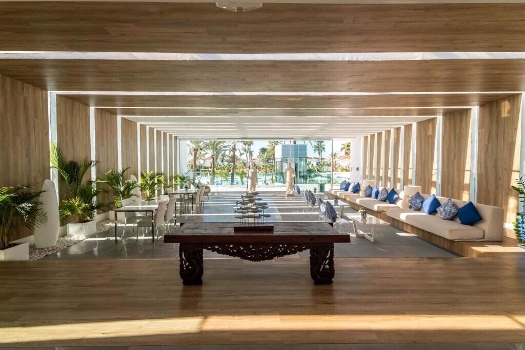 Imaginea Hotel Livvo Dunagolf Suites 4*