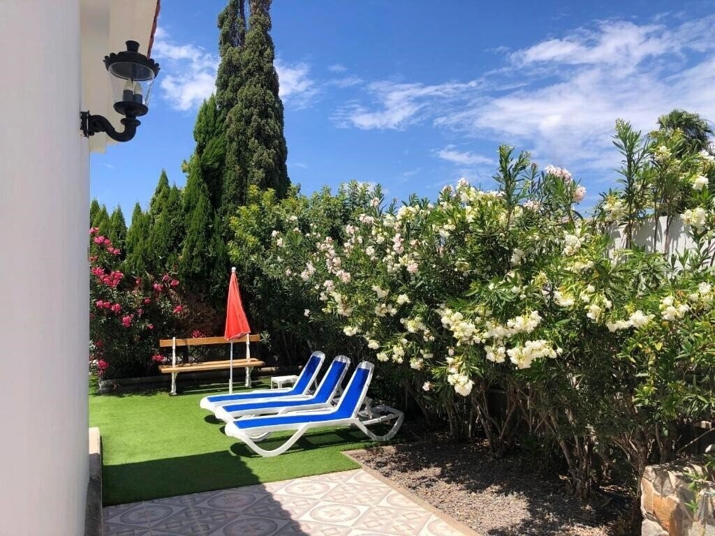 Imaginea Bungalows Las Almenas 2*