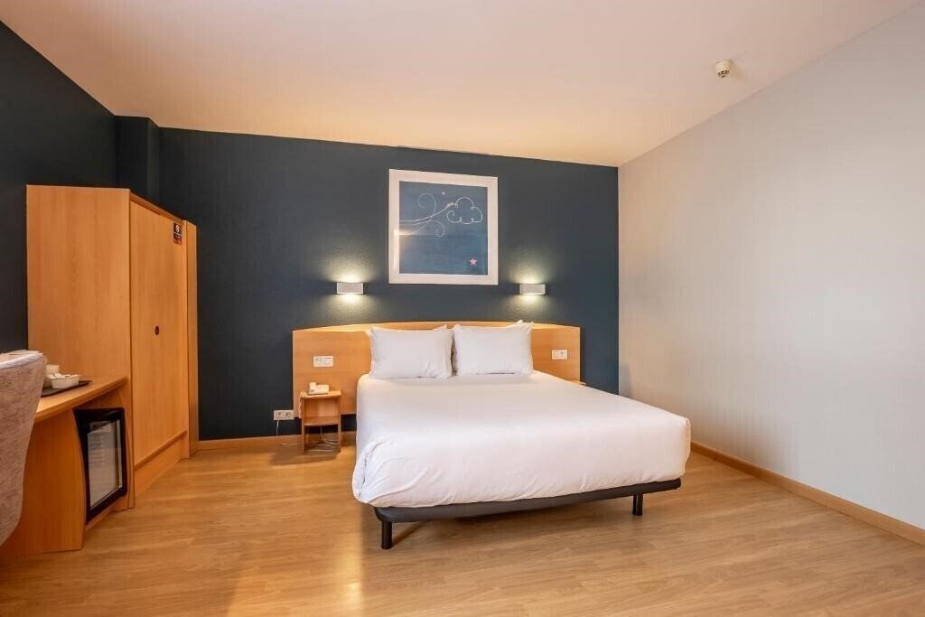 Hotel Travelodge Murcia (ex. Campanile Murcia) 2*