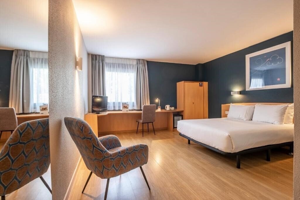 Fotografii Travelodge Murcia (ex. Campanile Murcia) 2*