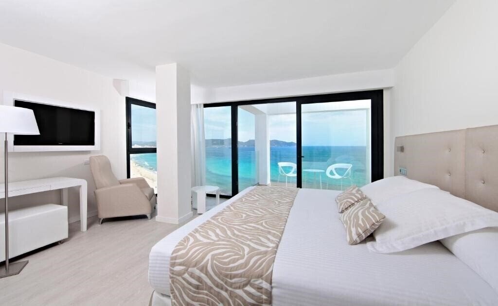 Фото Iberostar Waves Cala Millor (ex. Iberostar Cala Millor Park) 4*