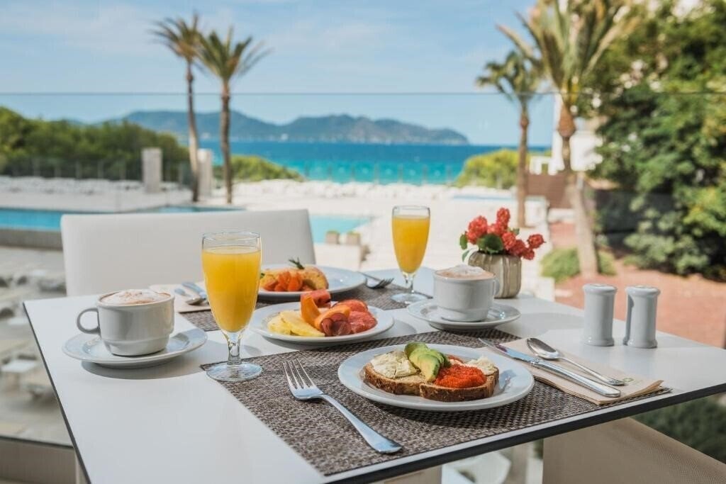 Фотография Iberostar Waves Cala Millor (ex. Iberostar Cala Millor Park) 4*