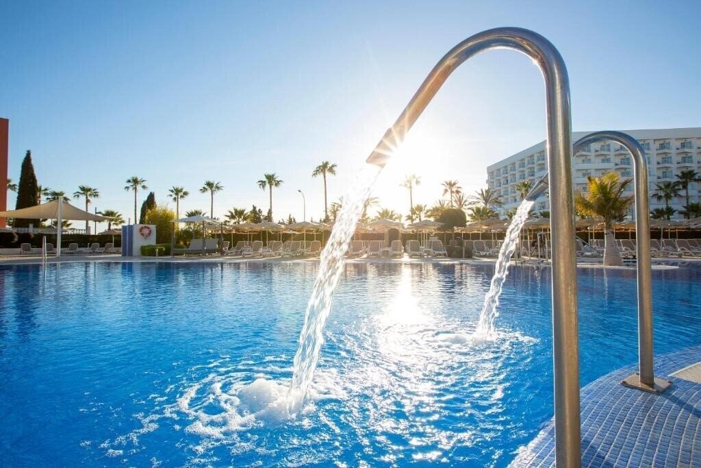 Hotel Hipotels Cala Millor Park Aparthotel 4*