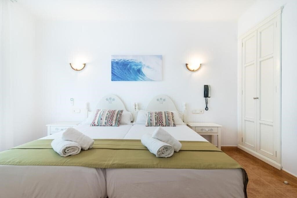 Imaginea Ses Puntetes Hotel 3*