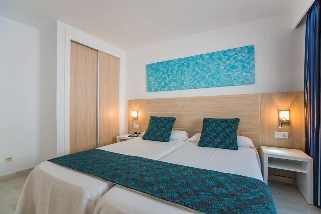 Фото Apartamentos Holiday Center 2*