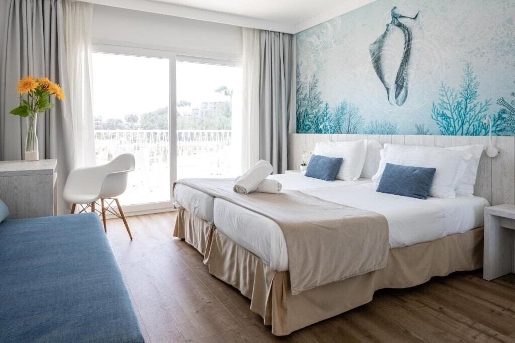 Фотография TORA HOTEL 3*