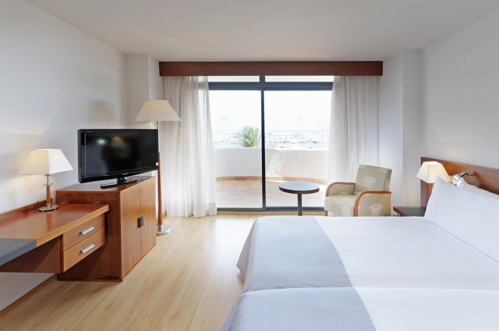 Фотография Tryp Bellver 4*